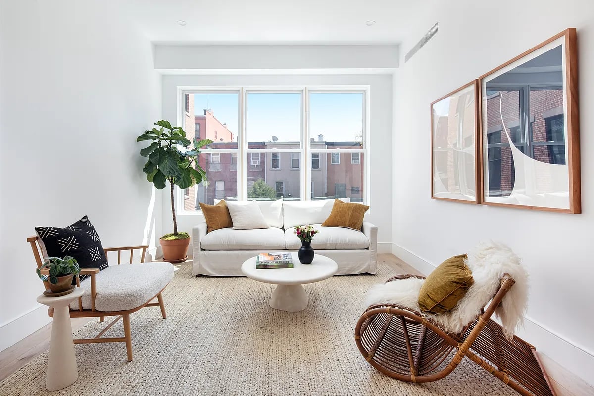 524 Halsey St	Unit: 209