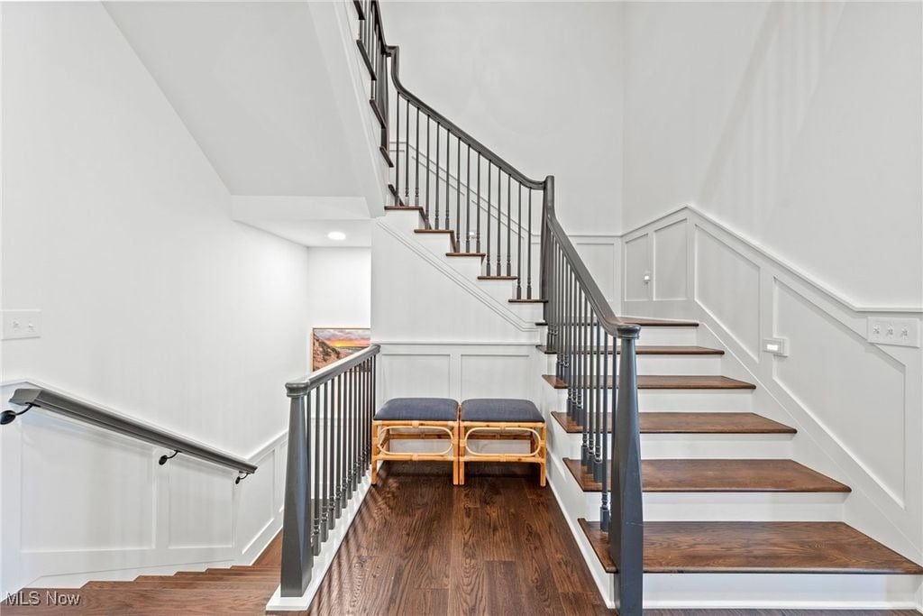 300 Woodridge Ln