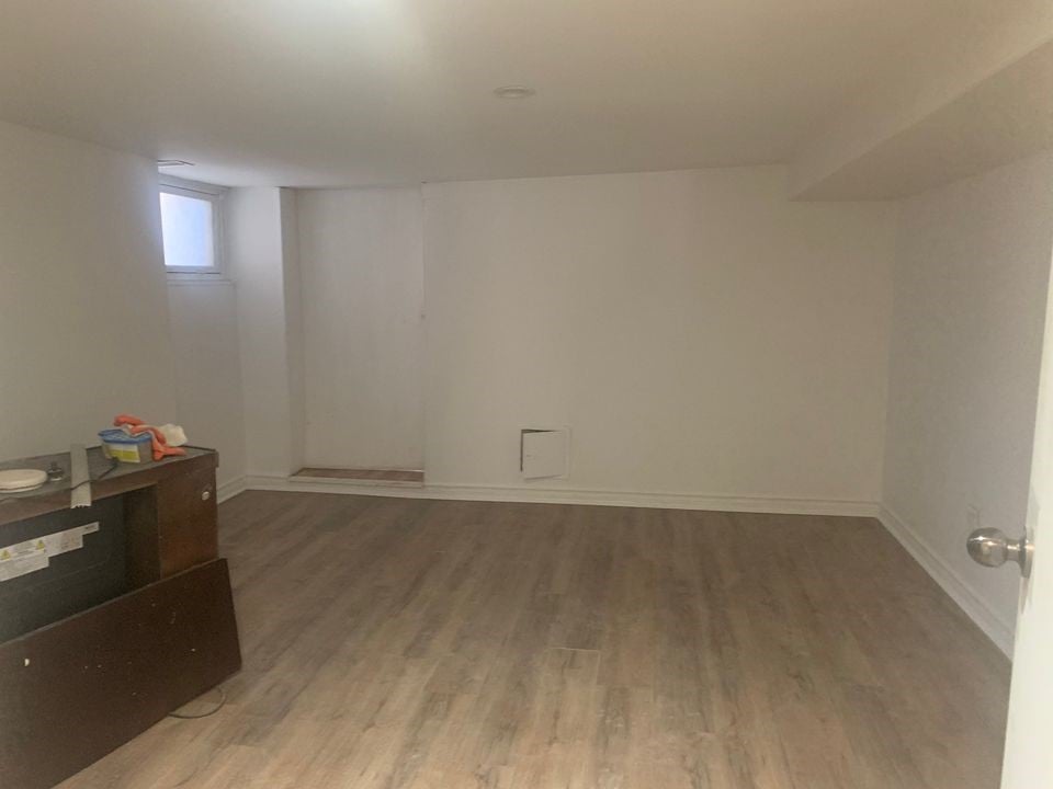 39 Pendrith Street Lower, Toronto W02 Unit: Lower