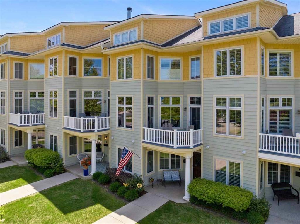 200 W Lake Street #4, Petoskey, MI 49770