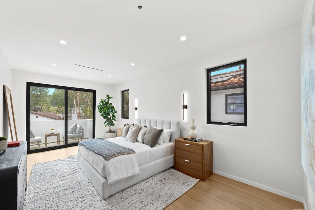 Castle Heights Pl, 90034