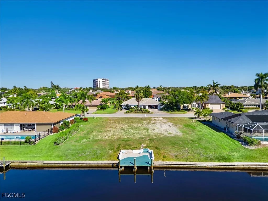 9821 Cypress Lake Dr