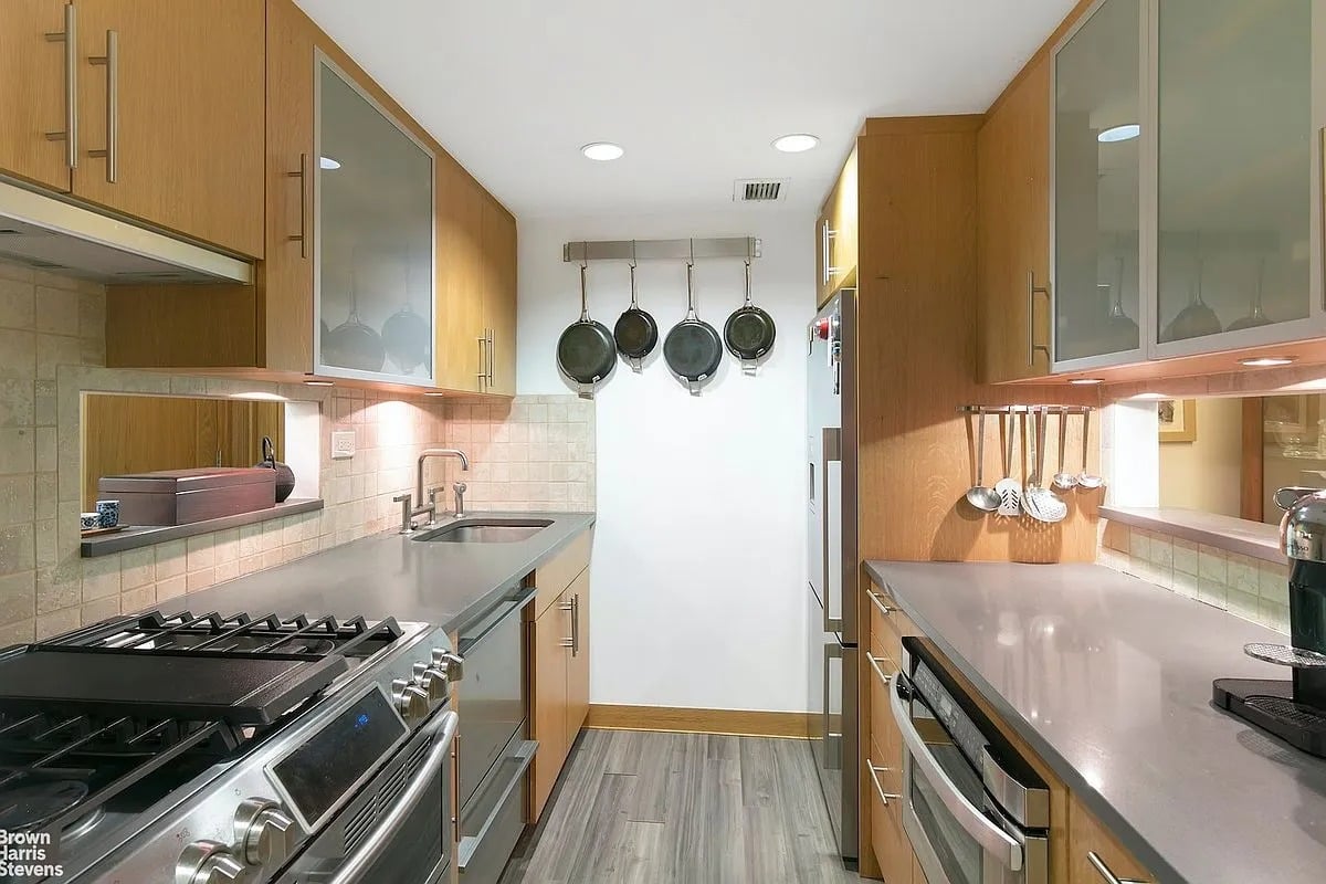 148 W 23rd St #3B
