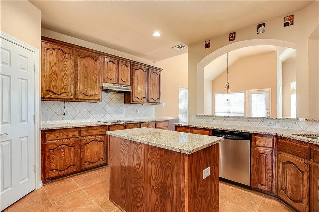 208 Country Meadow Ct