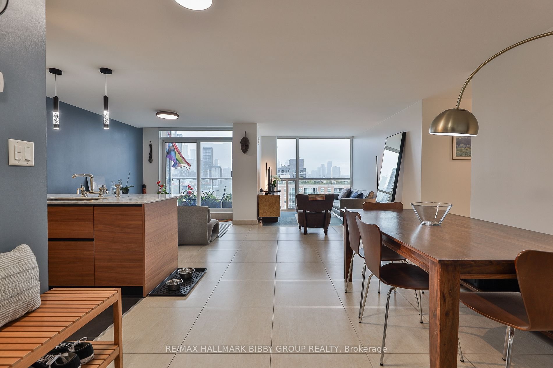 ST. LAWRENCE MARKET LUXURY FEATURE