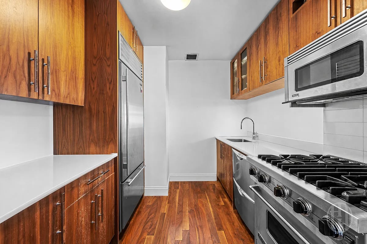 88 Greenwich Street 1215