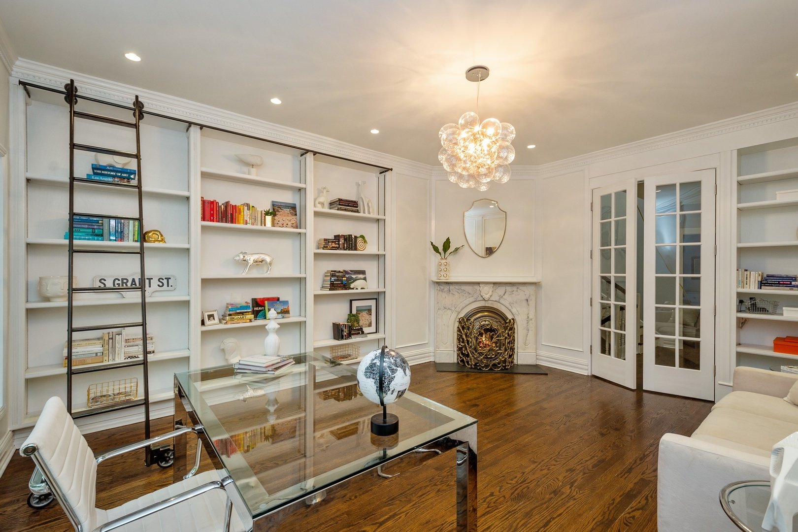 865 N La Salle Dr