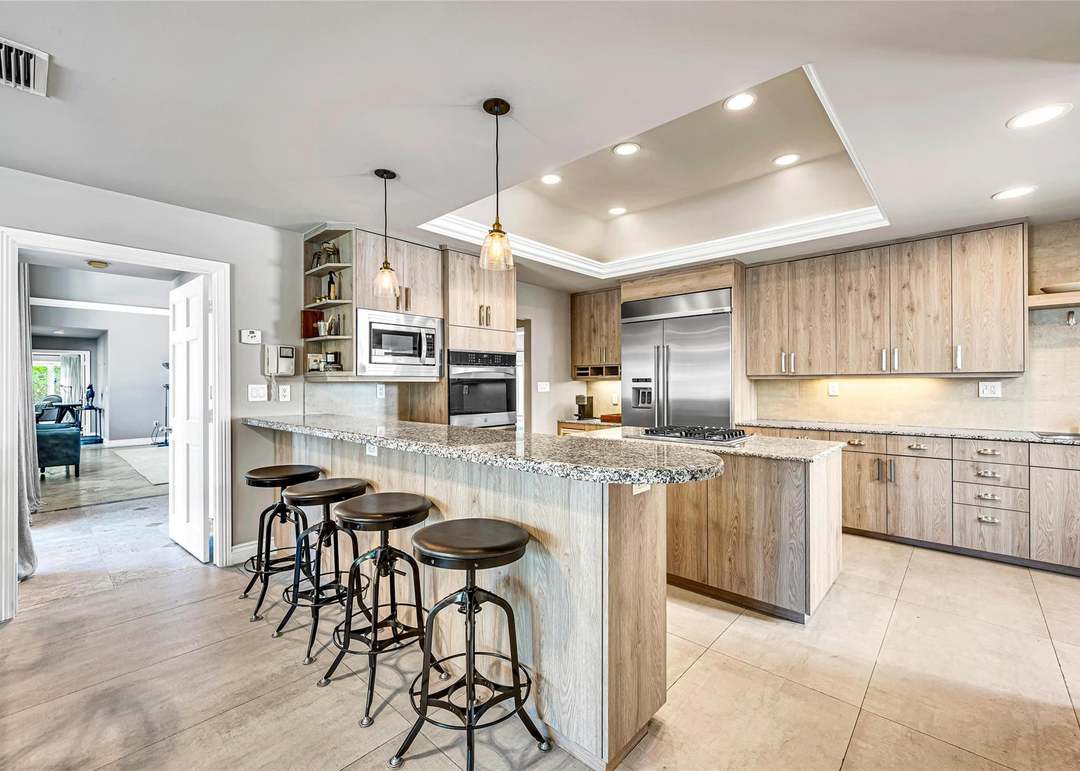 166 Royal Palm Dr