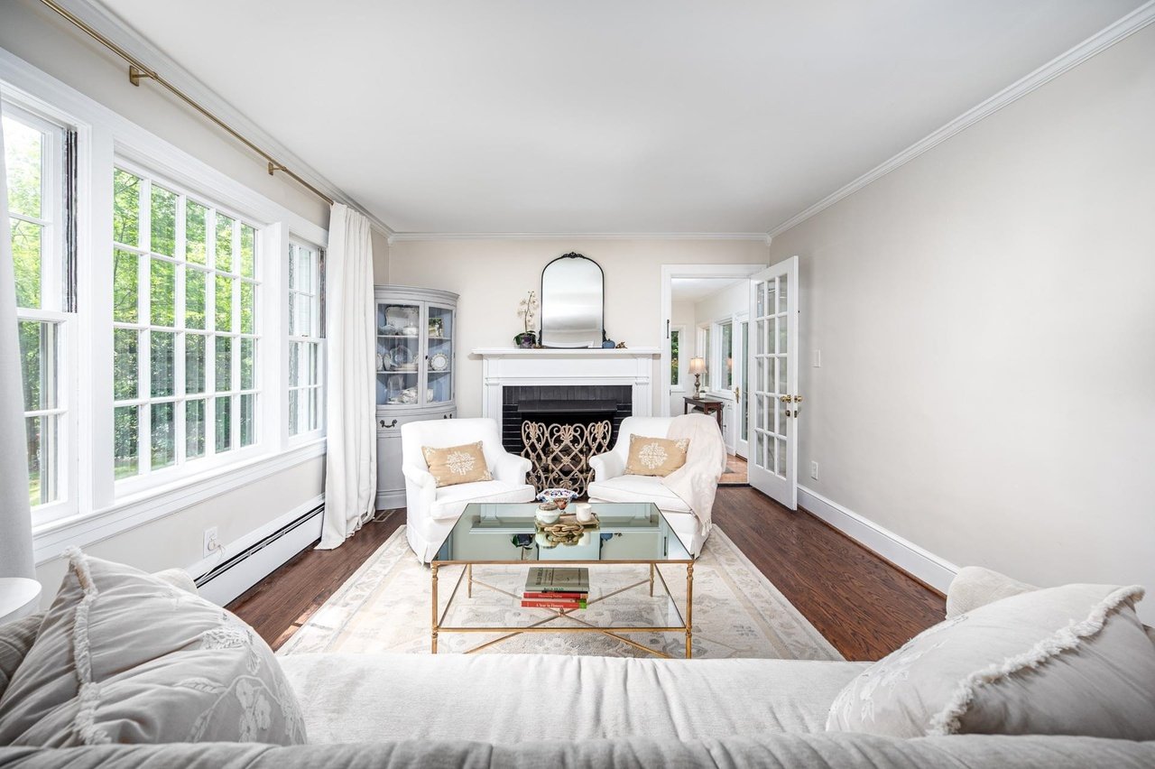 43 Oakwood Dr