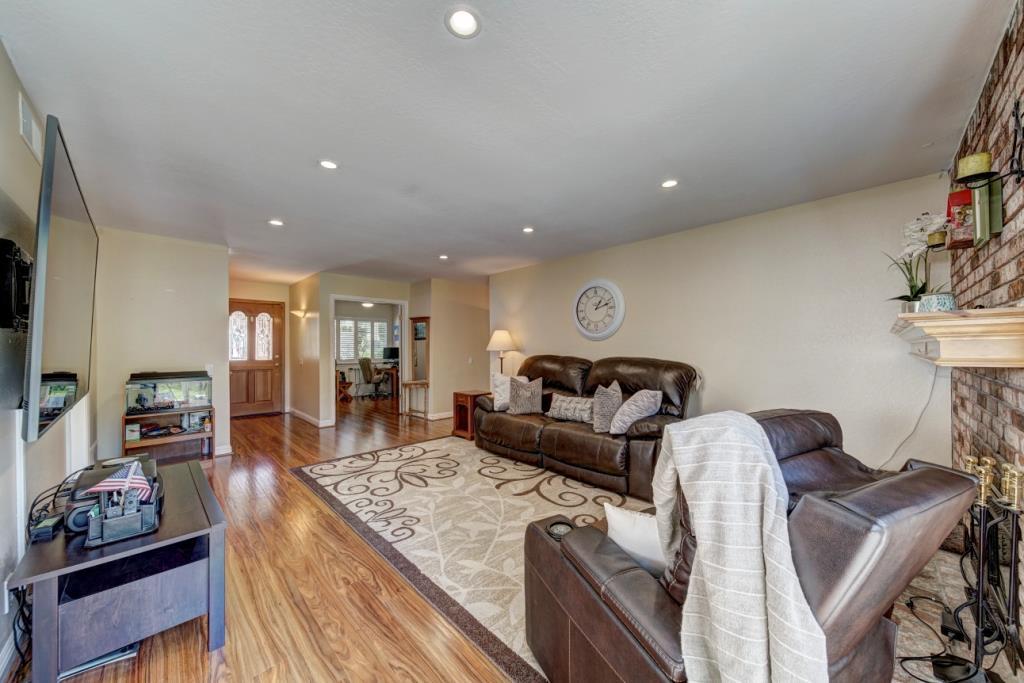 310 Henderson Dr