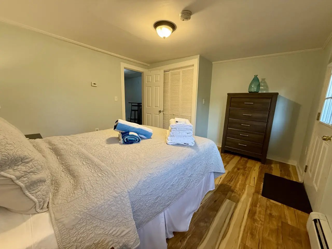 Central Newport 1BR Apartment