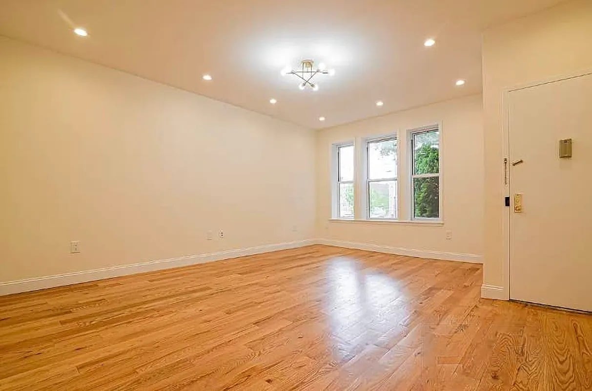 1487 East 34th Street #1A 