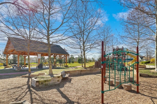 492 Parkland Dr