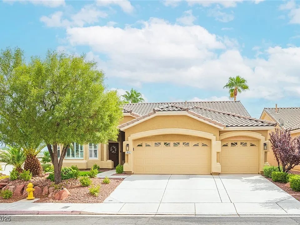 1812 Monterey Cypress St