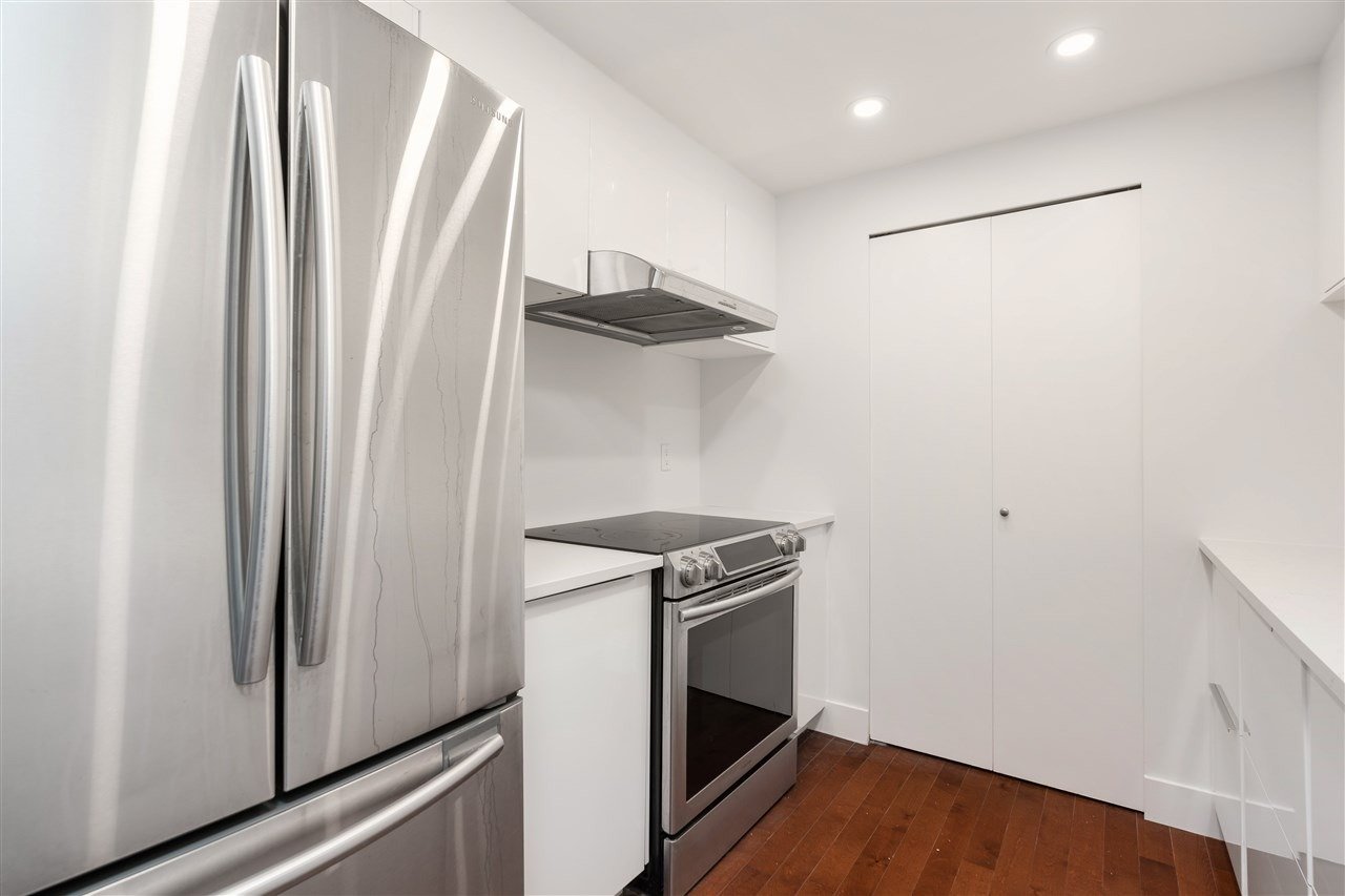 212 Davie St, #607