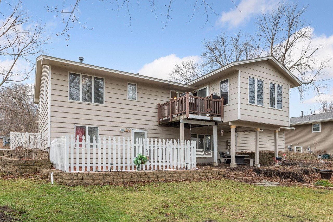 1713 Deerwood Dr