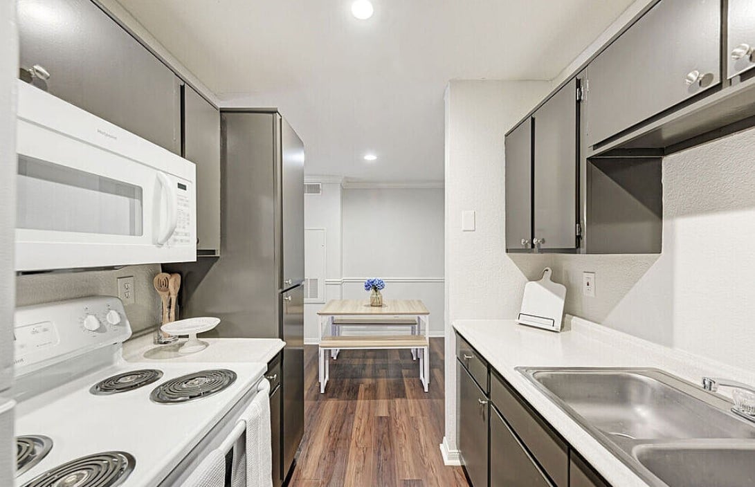 Amazing 1/1 value apartment home in north-central Austin