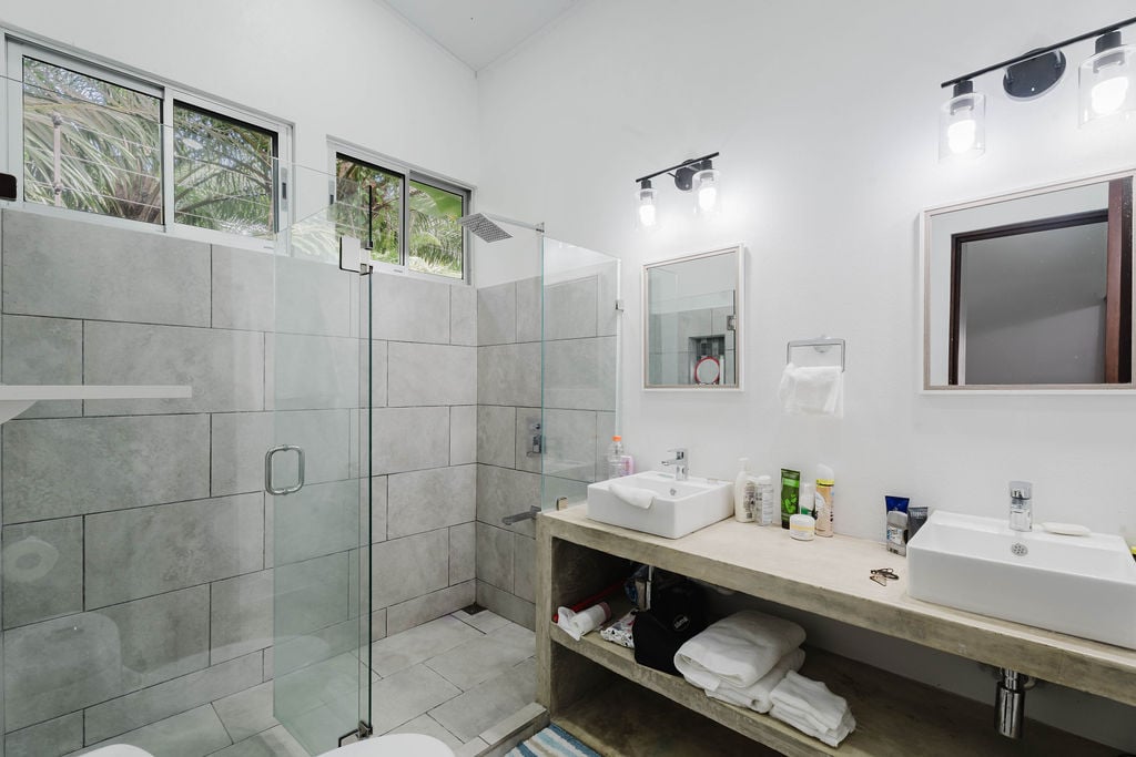 4 Boutique Rental Villas Plus Main House with Private Pool