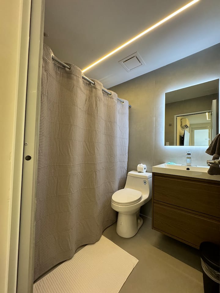 Beach House Apt 5 • Studio • King Bed + Near Beach - Airbnb