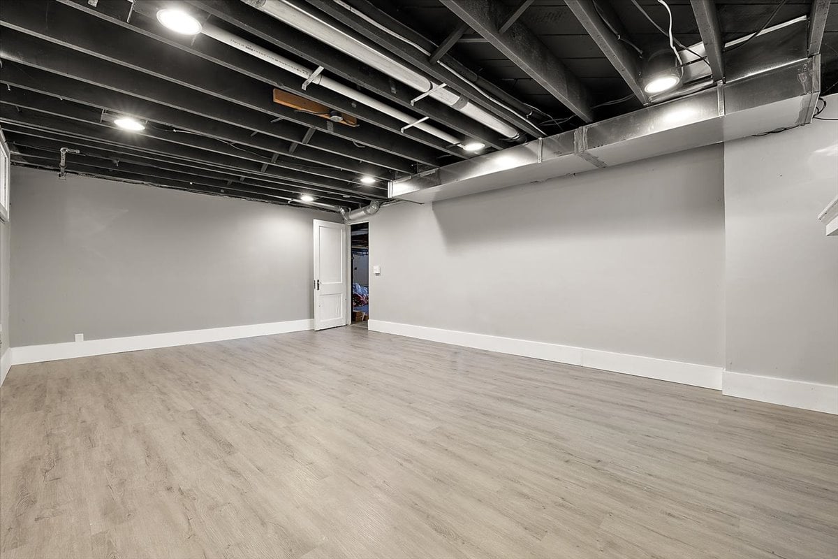 18214 Parkside Street