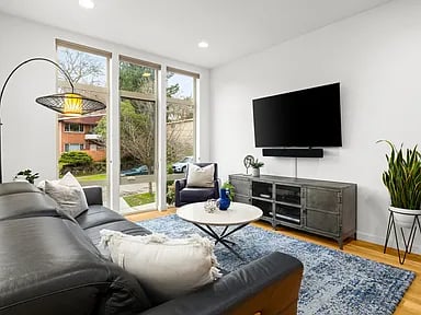 2339 48th Ave SW