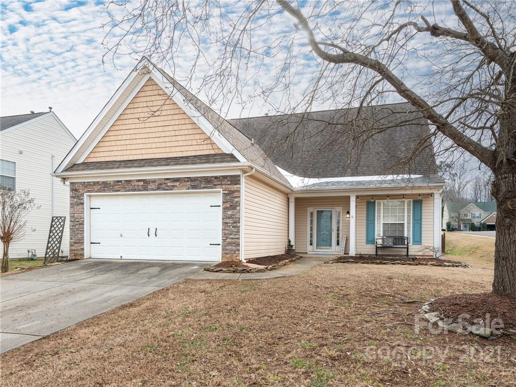 273 Notable Ln