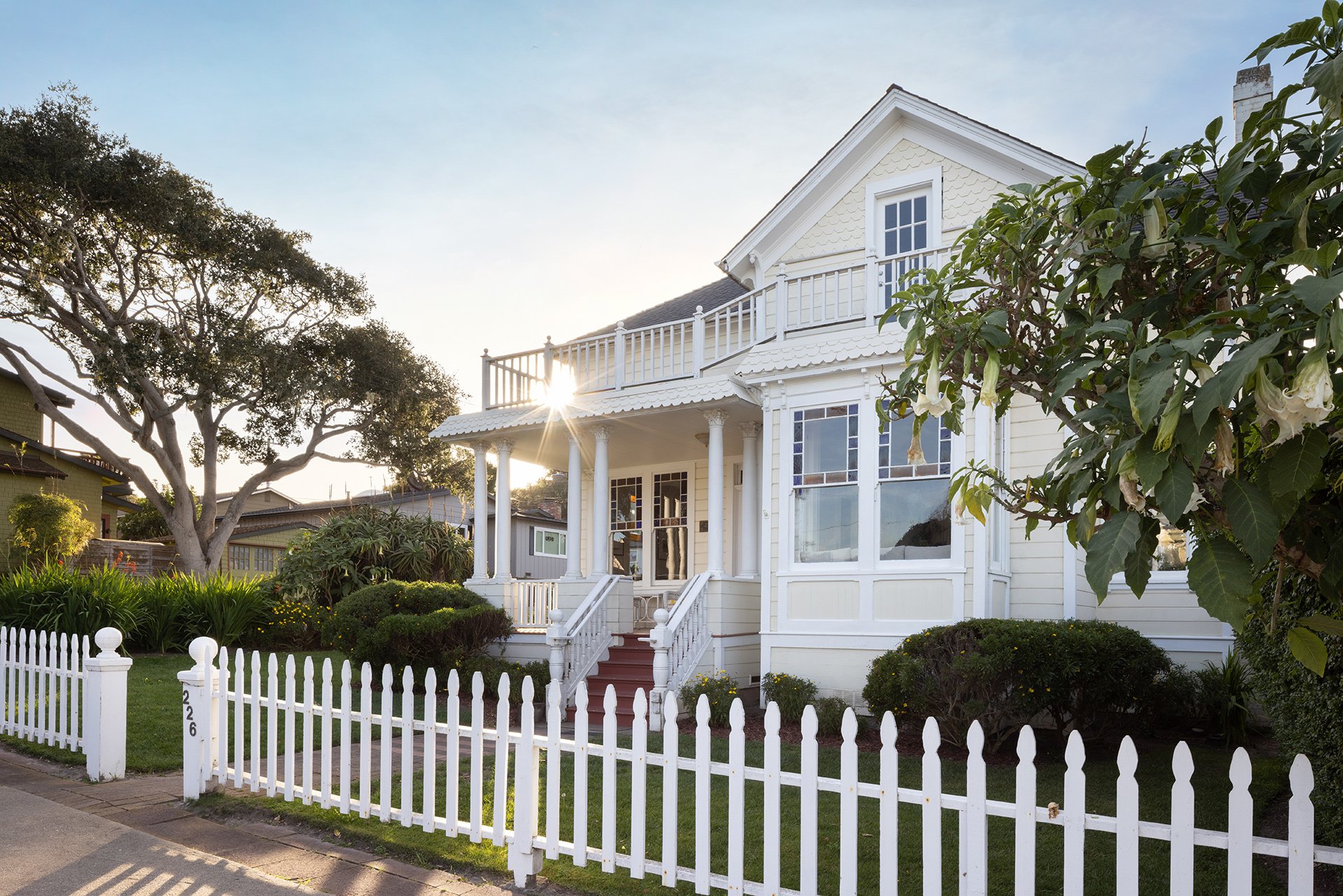 Pacific Grove Victorian Charm - 226 Willow St
