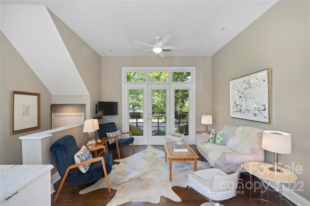 904 Garden District Dr