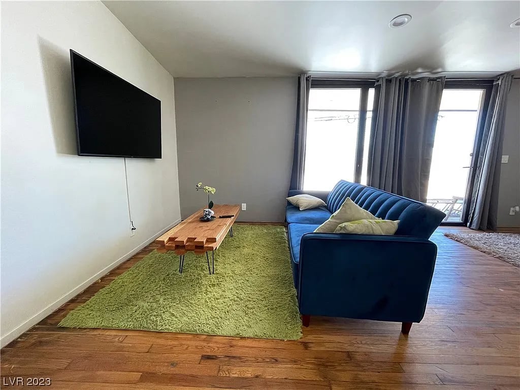 2210 Santa Clara Dr