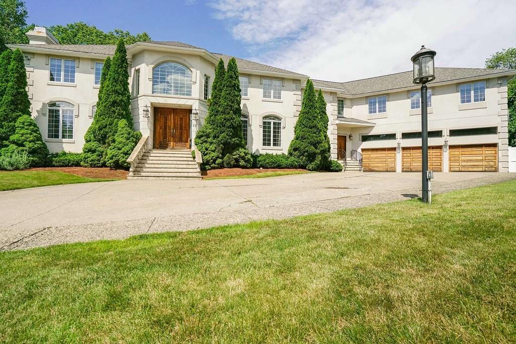 22 Hollywood Dr