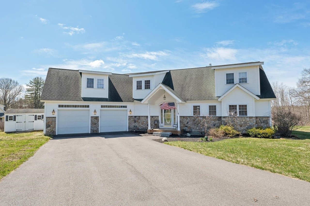 18 Christy Ln