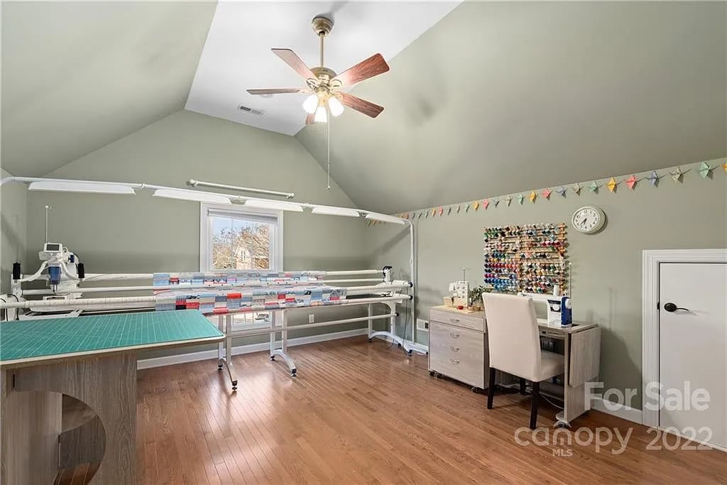 10405 Sundance Ct