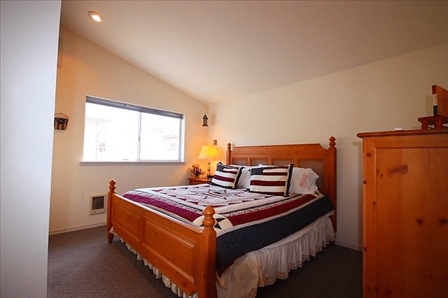 250 Lakefront Dr