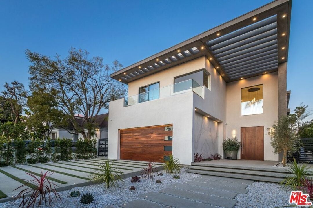 330 N Formosa Ave
