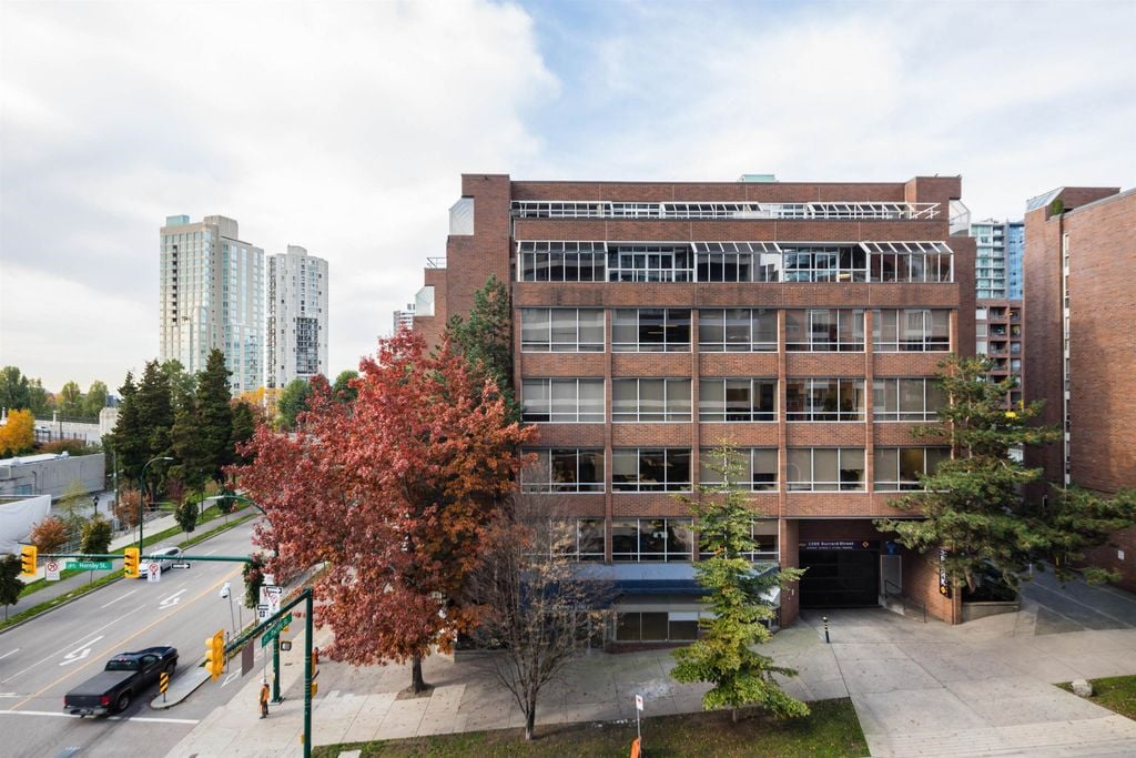 889 Pacific St, #1204