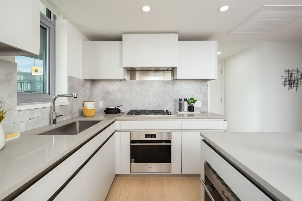 889 Pacific St, #3404
