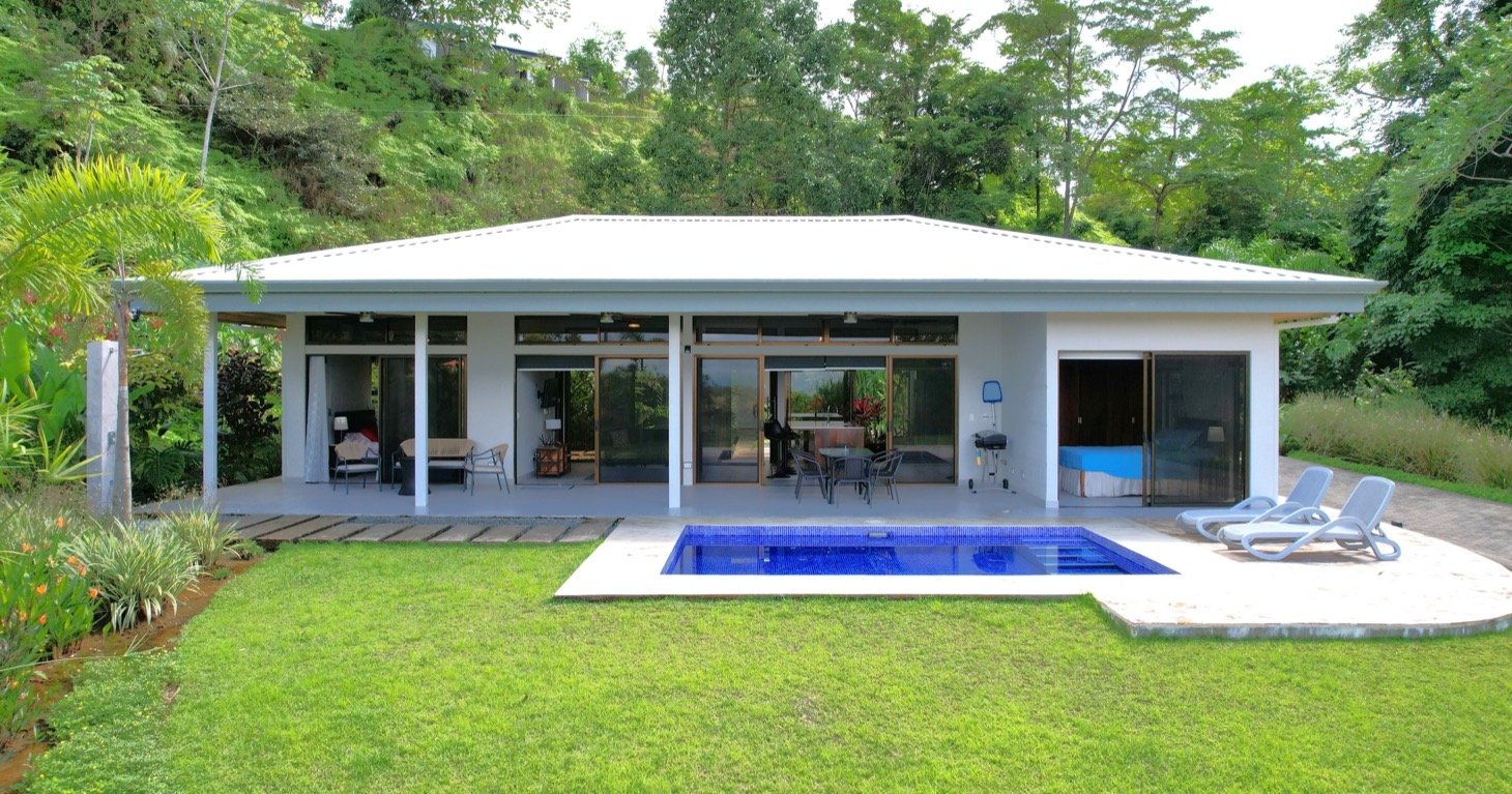 Tropical Turnkey Retreat in Gated Community
