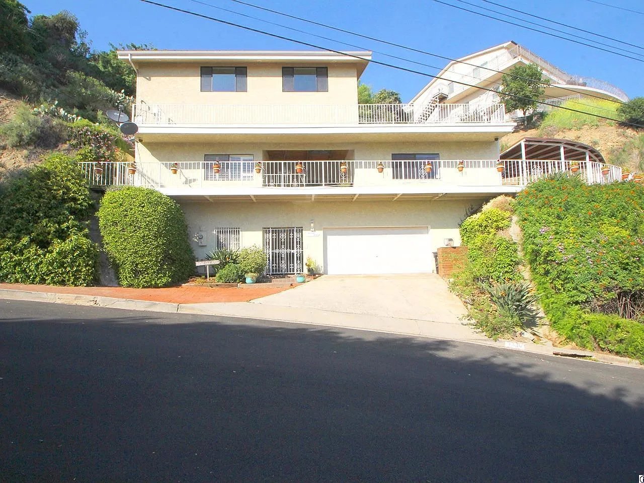 1330 Paseo Redondo