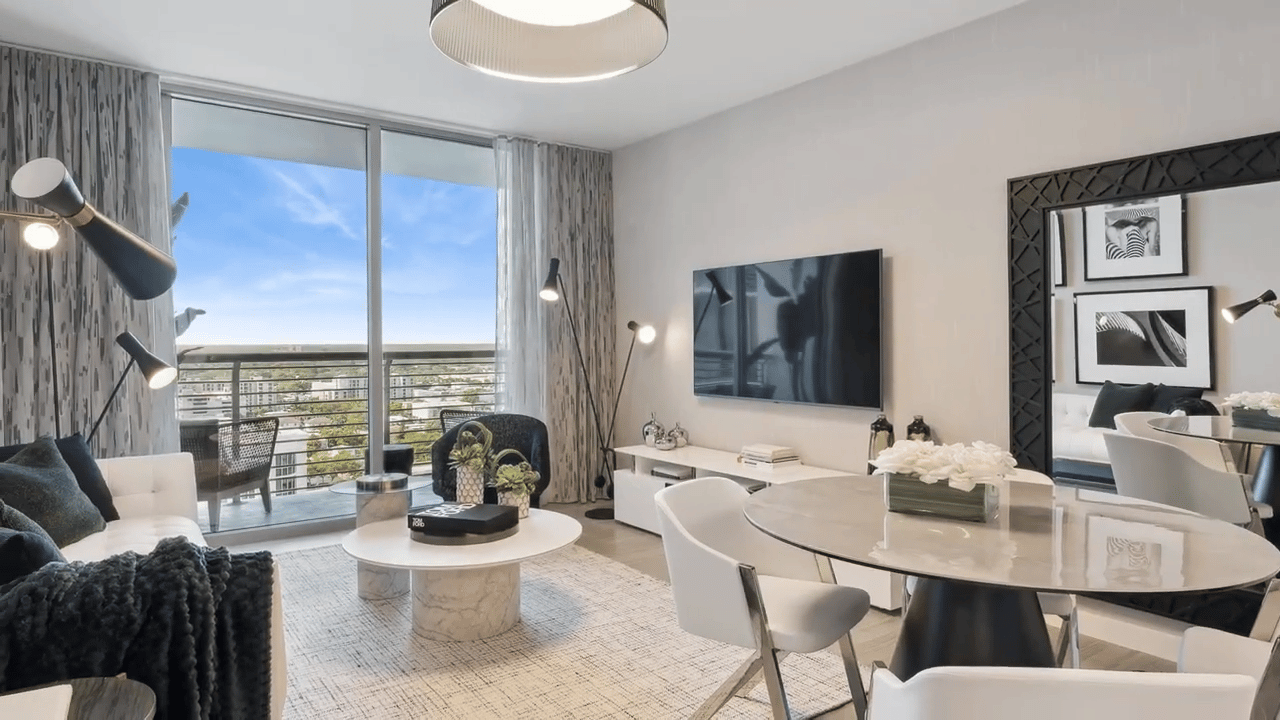 Nuevos Condominios en Hollywood - Modelo 2005