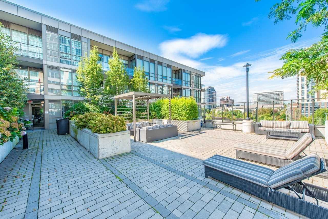 8 Fieldway Rd Unit: 401
