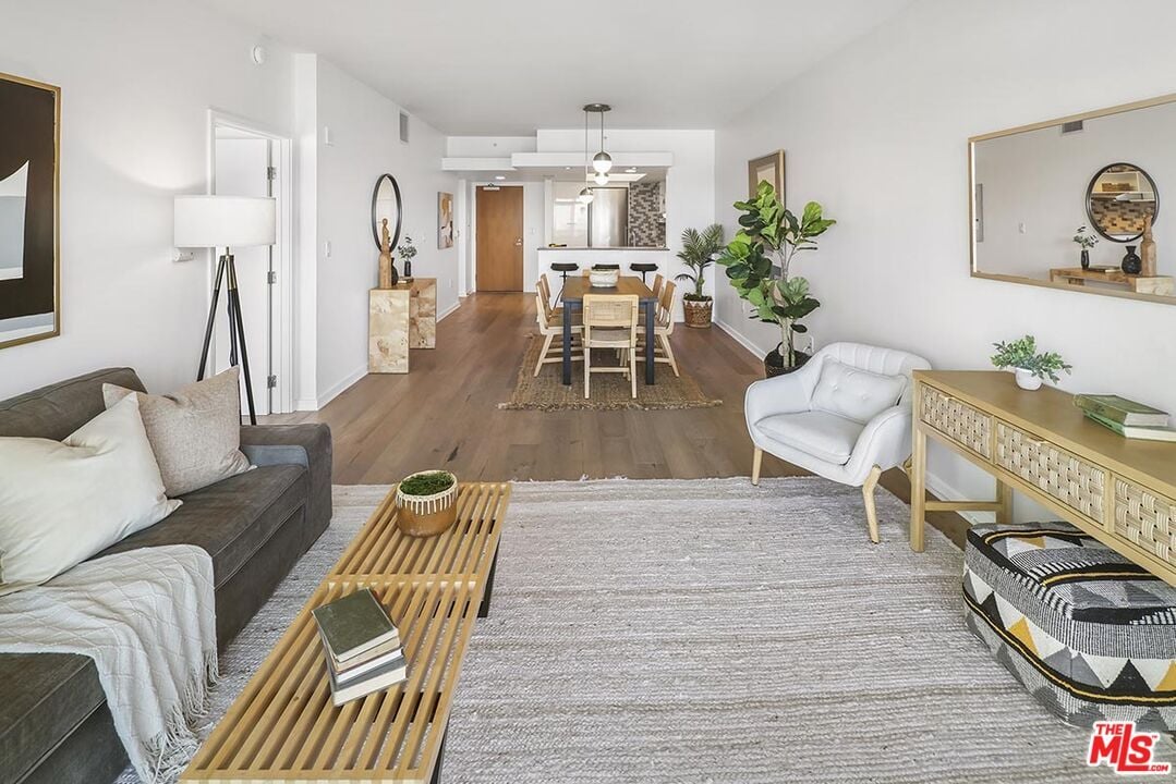 13700 Marina Pointe Dr #1410