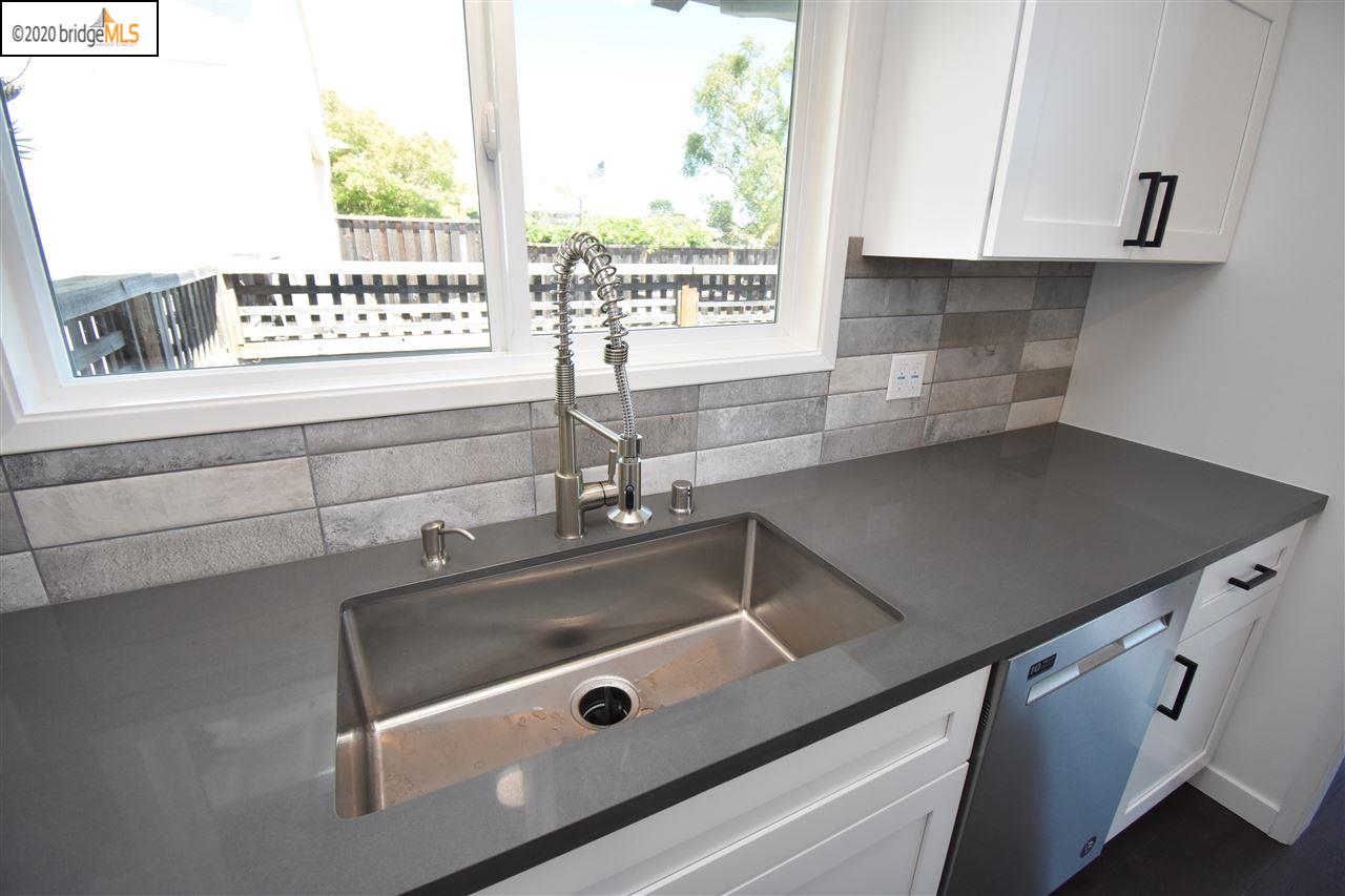 24 Porto Bello Dr