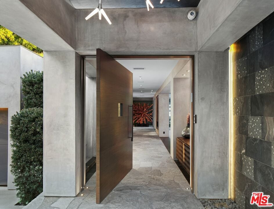 Nova Heights, Loma Vista Dr, 90210