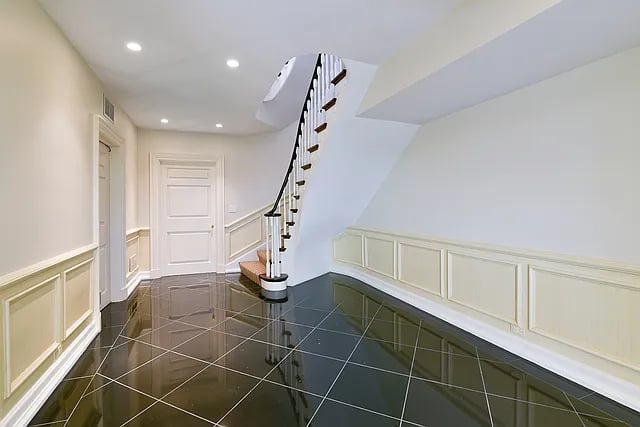 166 Sheridan Rd