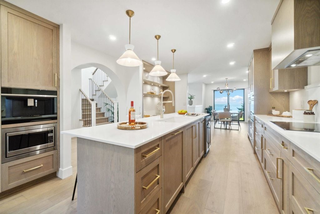 2206 Folkestone Way, #9