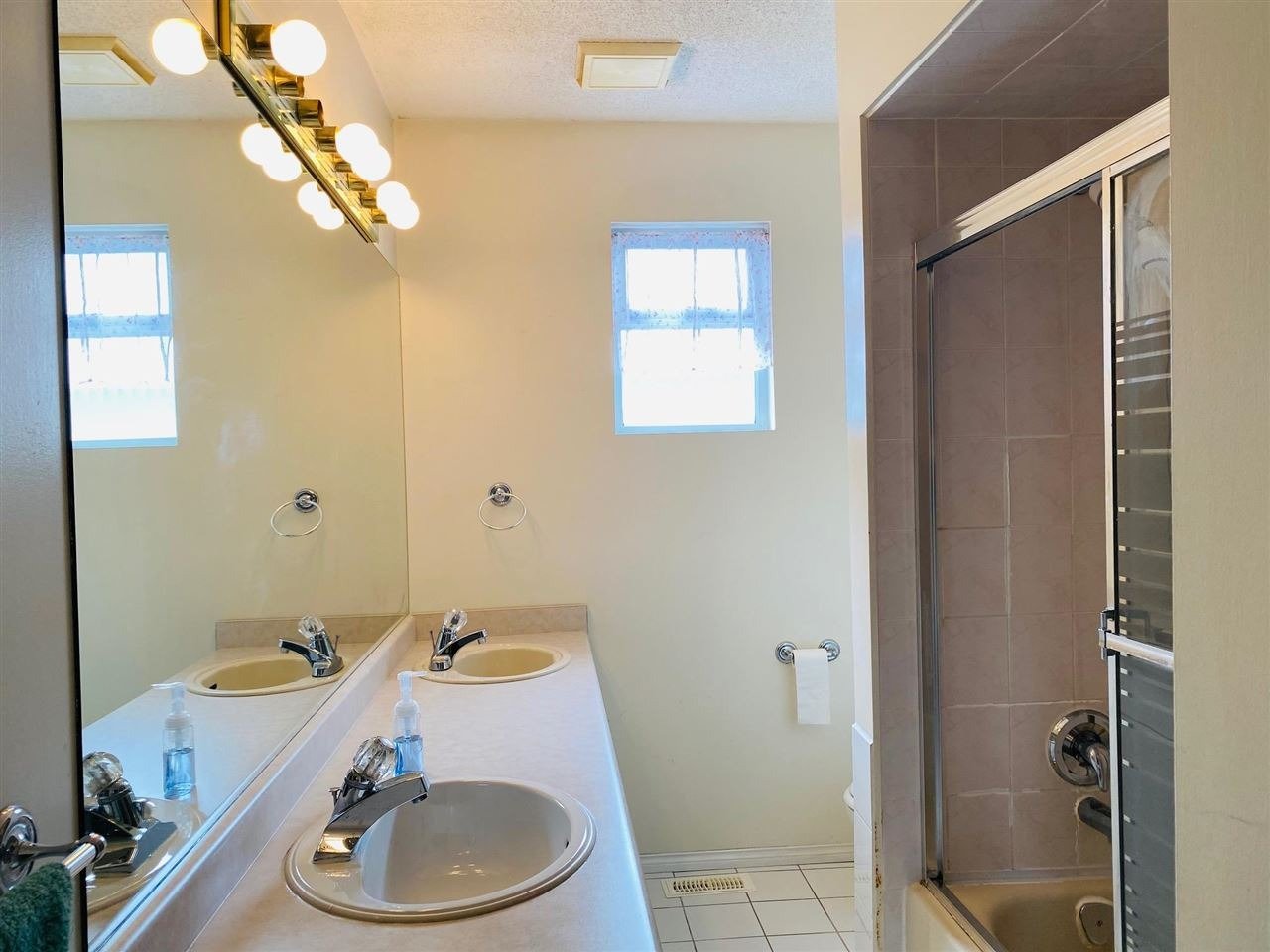 51 W 61st Ave
