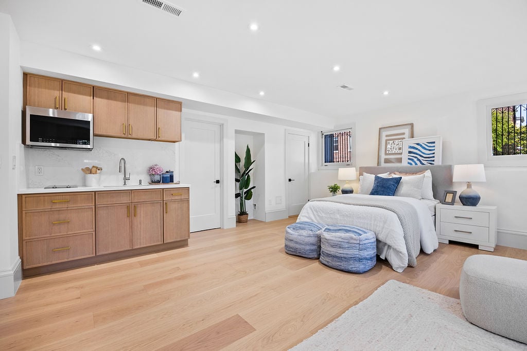 785 3rd Avenue · Photo 22