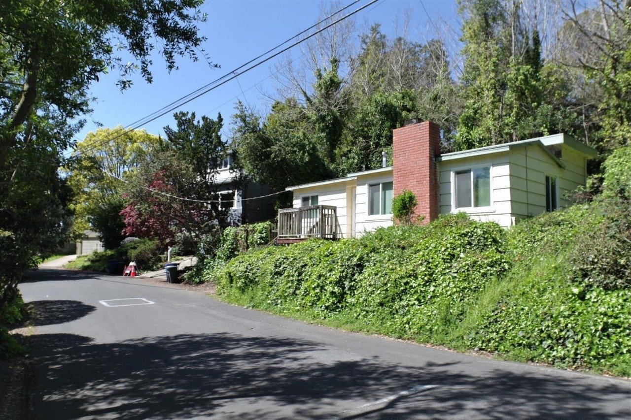 72 Norwood Ave