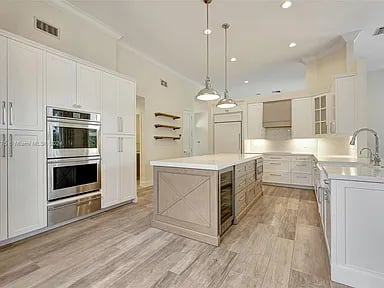 150 NW 108th Ter