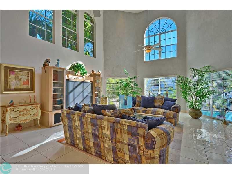 1287 N Rio Vista Blvd